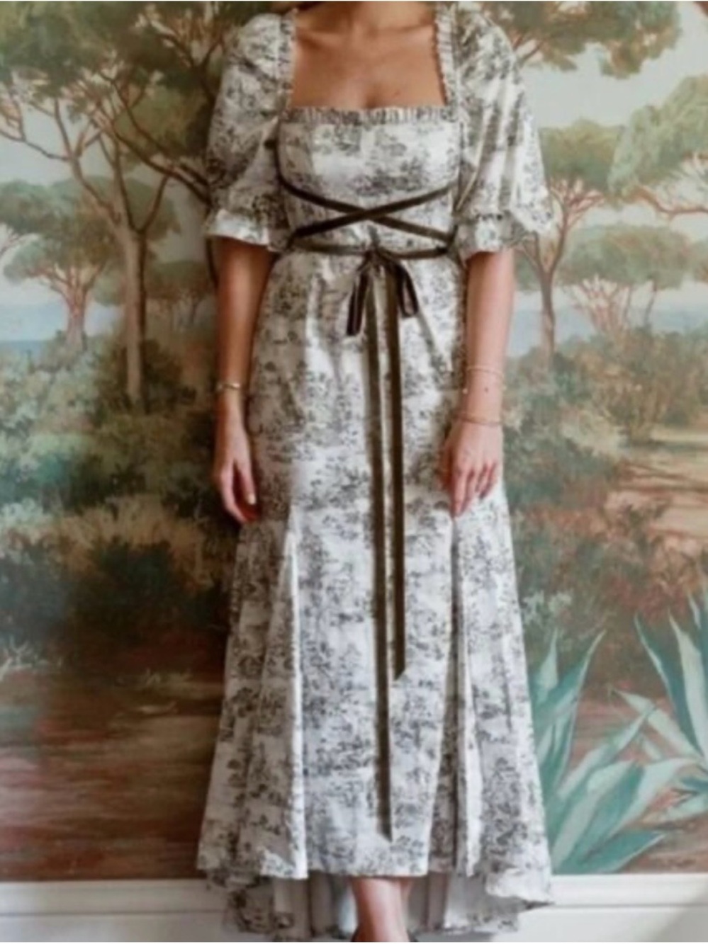 Off-Shoulder Gray Toile Print Midi Dress with Waist Tie - Picture 3 of 4